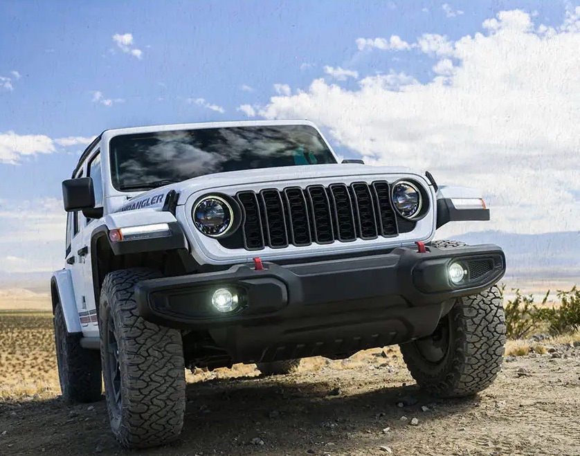 my26-jeep-vehiclepage-12x12-drop7-hero-1-desktop